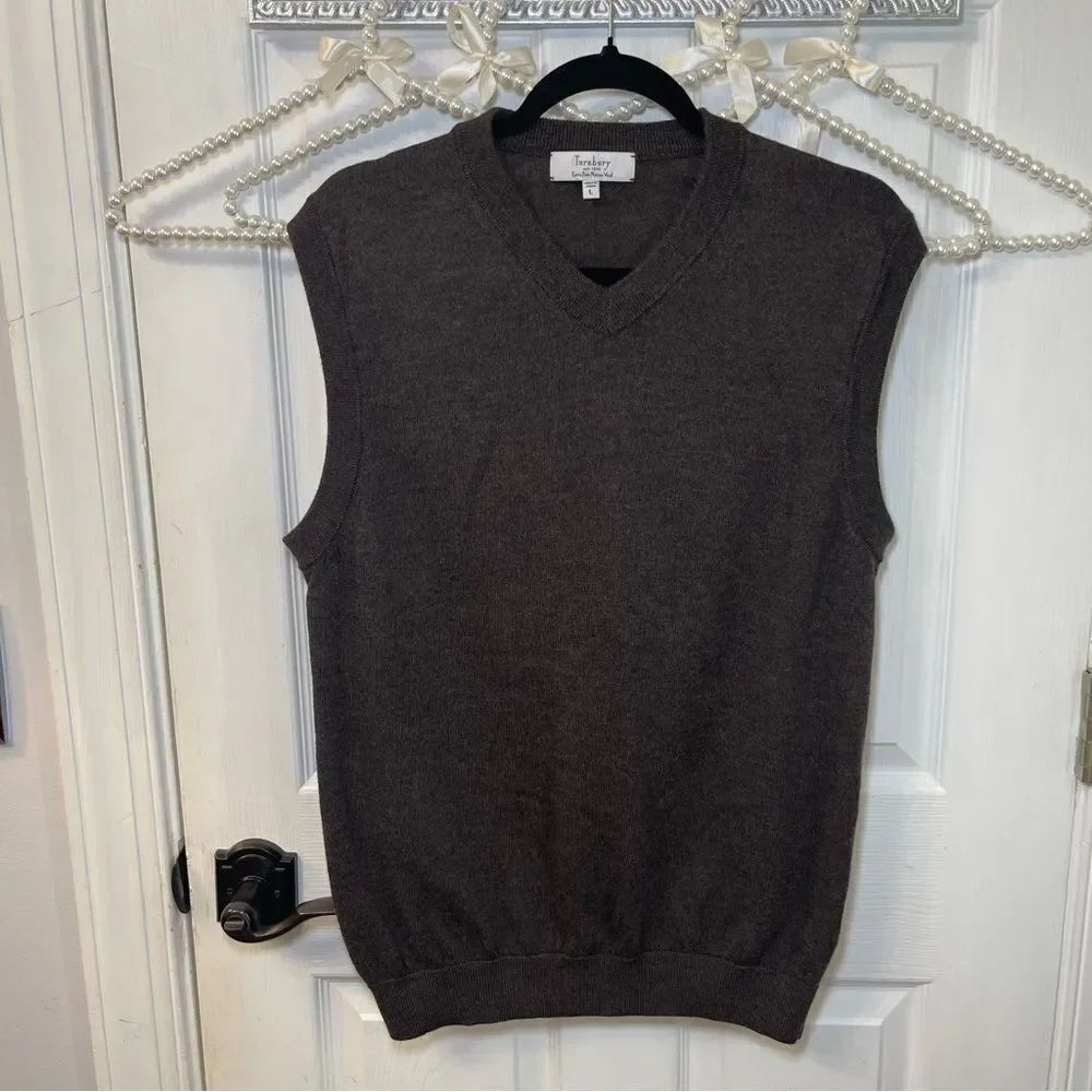 Turnbury Wool Men's V-Neck Sweater - Charcoal